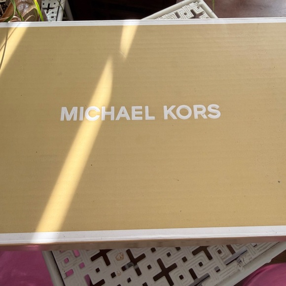 Micheal Kors Honey Ballet Poppy - Picture 7 of 9